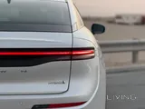 Toyota Crown Hybrid 2023 V4